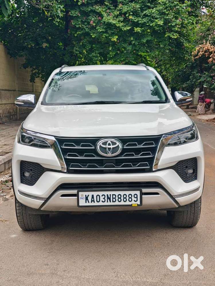 2017 [2016-2021] 2.8 4WD Diesel MT — ₹24.5L on OLX