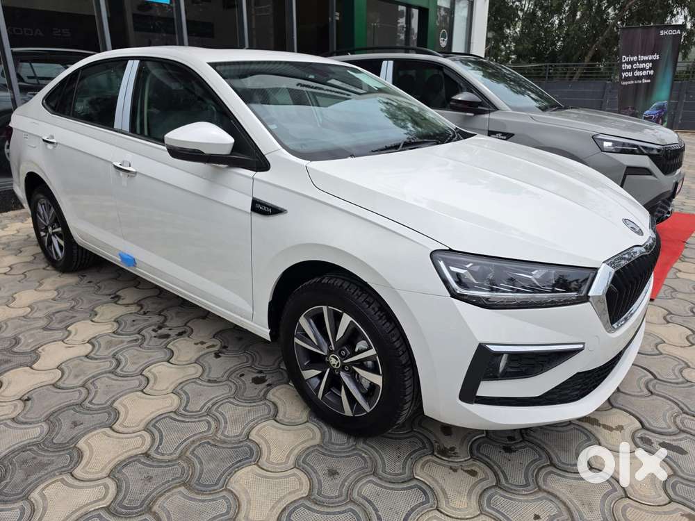 2026 Style 1.0L TSI AT — ₹14.7L on OLX