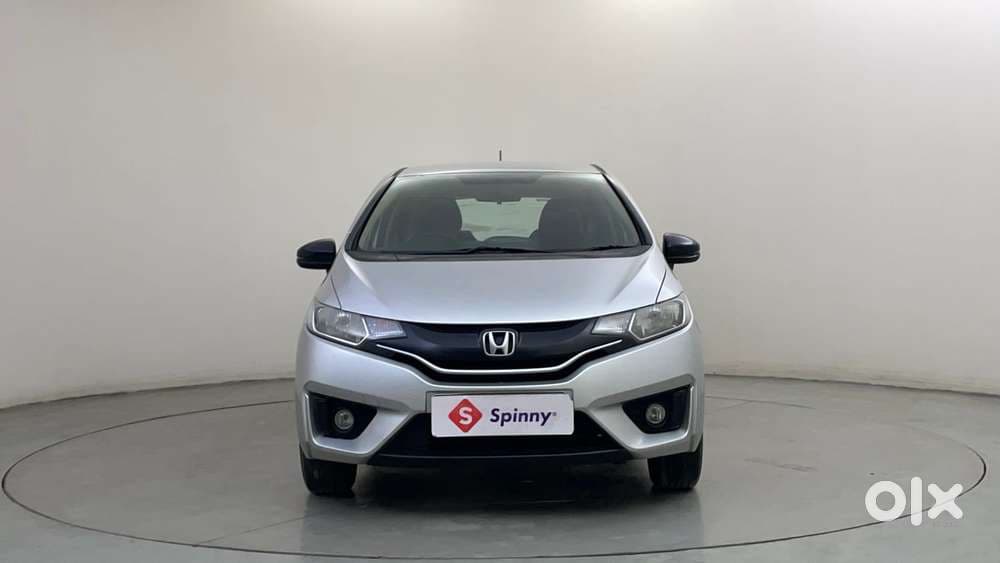 2015 V AT i-VTEC — ₹3.70L on OLX