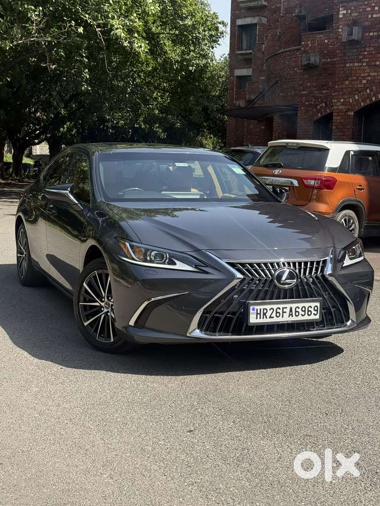 2023 300h Exquisite — ₹42.9L on OLX