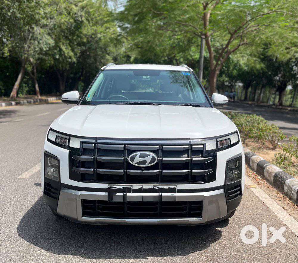 2026 1.6 E Plus — ₹11.8L on OLX