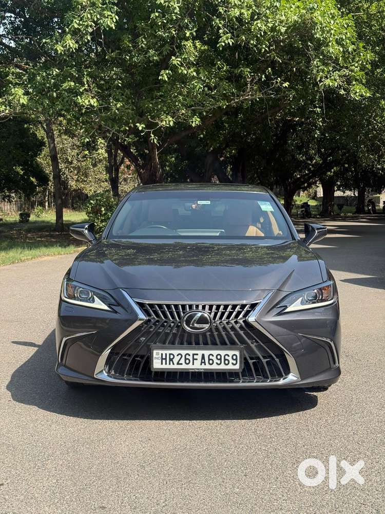 2023 300h Exquisite — ₹42.9L on OLX
