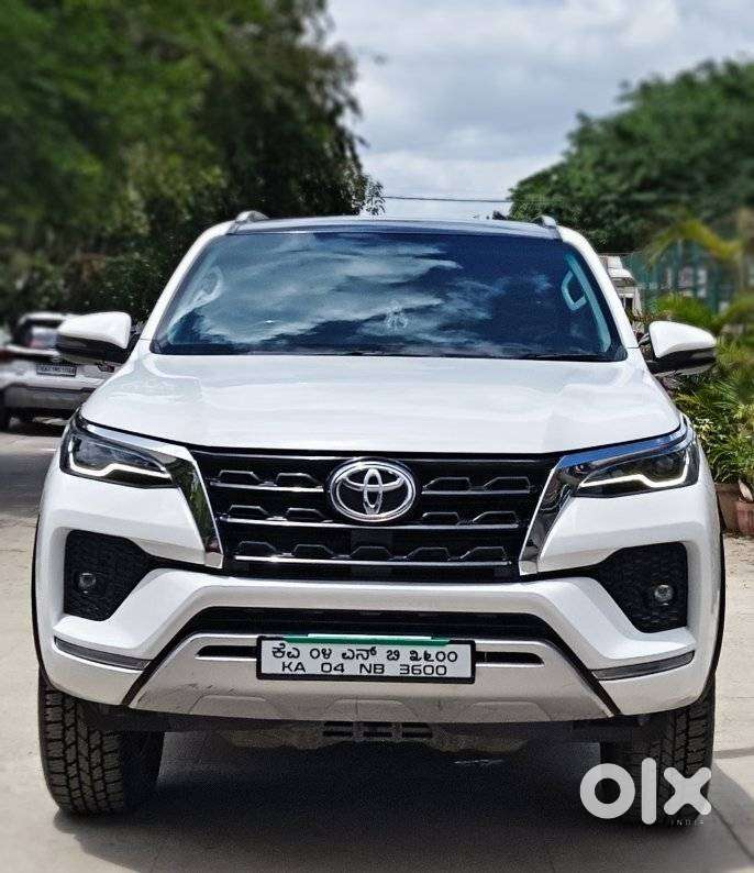2022 4X2 AT 2.8 Diesel — ₹36.8L on OLX