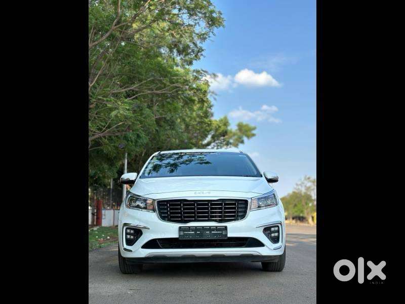 2023 Limousine Plus 7 STR — ₹36.5L on OLX