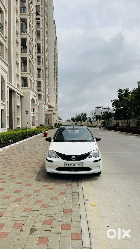 2015 Etios Liva G SP* — ₹4.45L on OLX