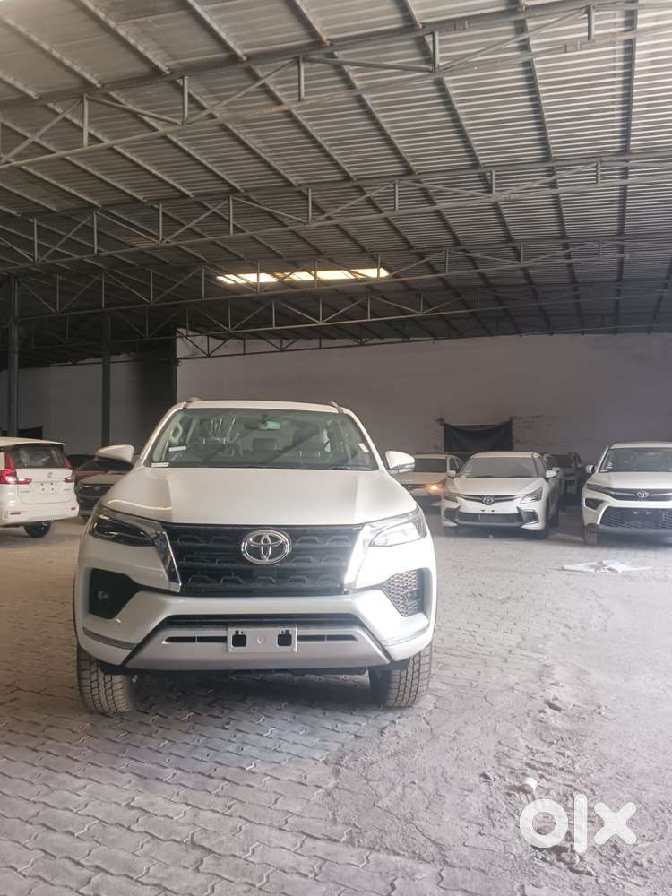 2026 3.0 4x2 AT — ₹37.6L on OLX