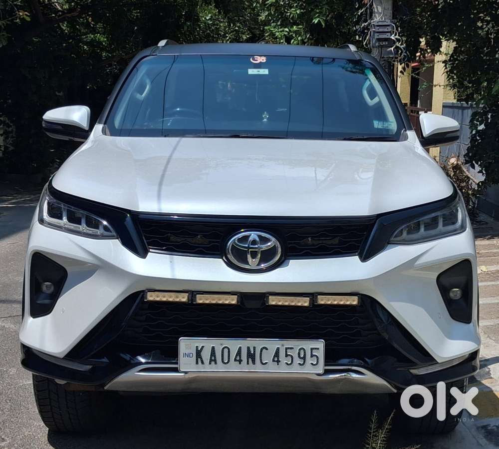 2023 4X4 AT 2.8 Legender — ₹47.0L on OLX