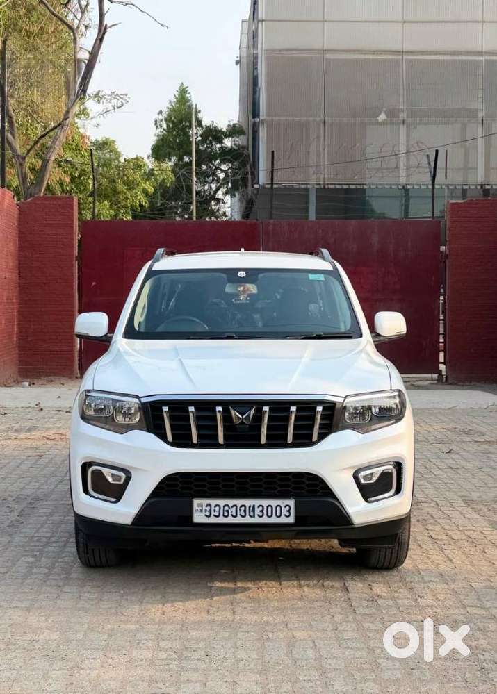 2026 Z4 Petrol MT 7 STR (E) — ₹16.4L on OLX