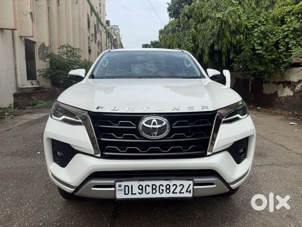 2024 4X2 MT 2.7 Petrol — ₹29.9L on OLX