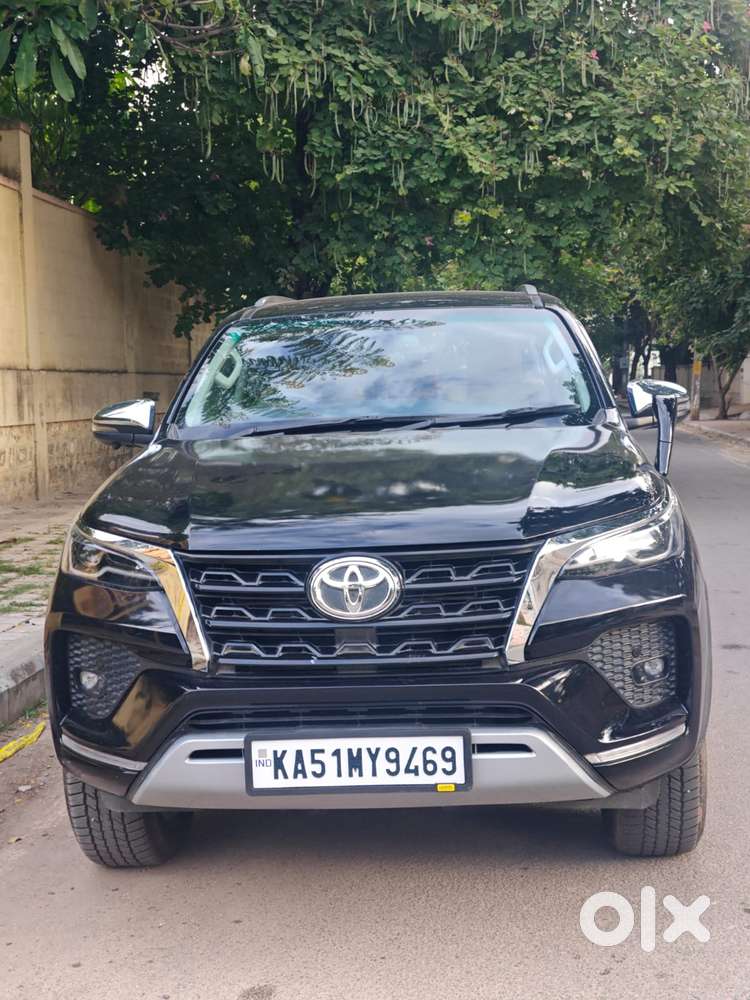 2025 4X4 MT 2.8 Diesel — ₹46.5L on OLX