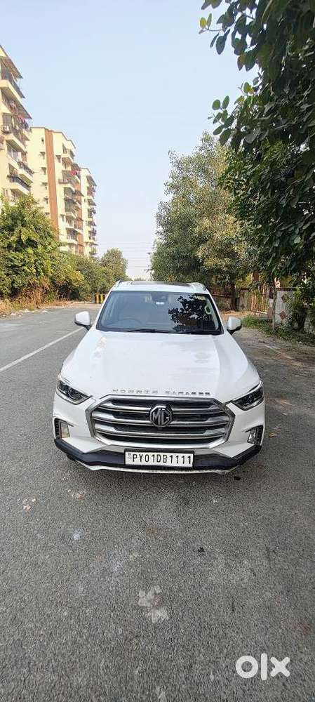 2023 Savvy 4x2 7Str — ₹25.8L on OLX