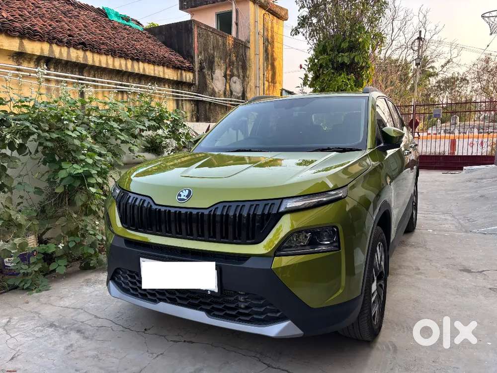 2025 Signature AT — ₹10.4L on OLX