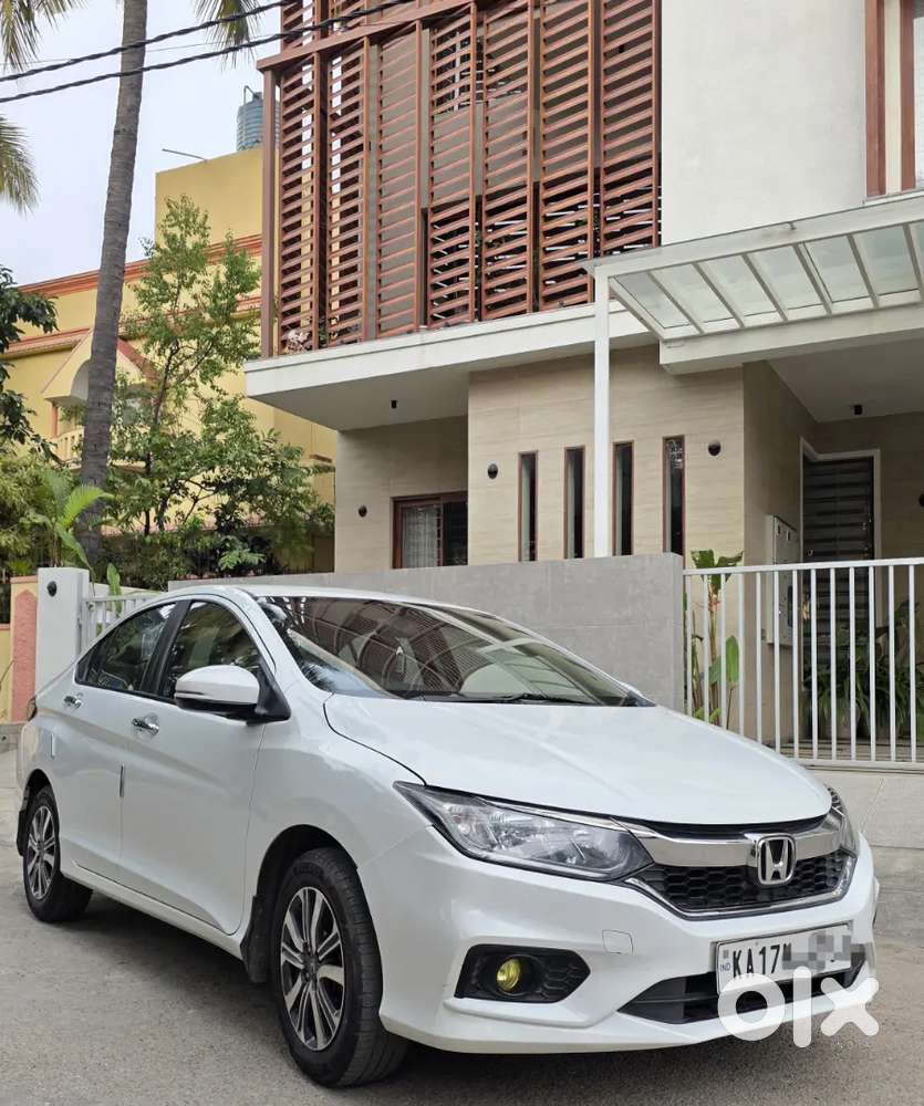 2022 1.5 V CVT i-VTEC MT — ₹8.89L on OLX