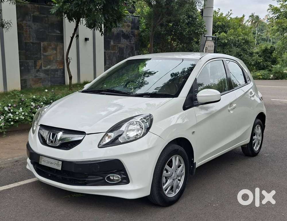 2013 V Automatic — ₹4.10L on OLX