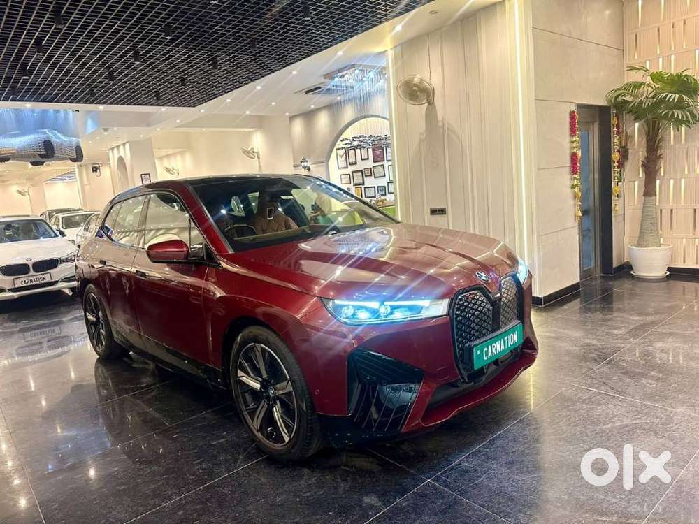 2024 xDrive 40 — ₹64.0L on OLX