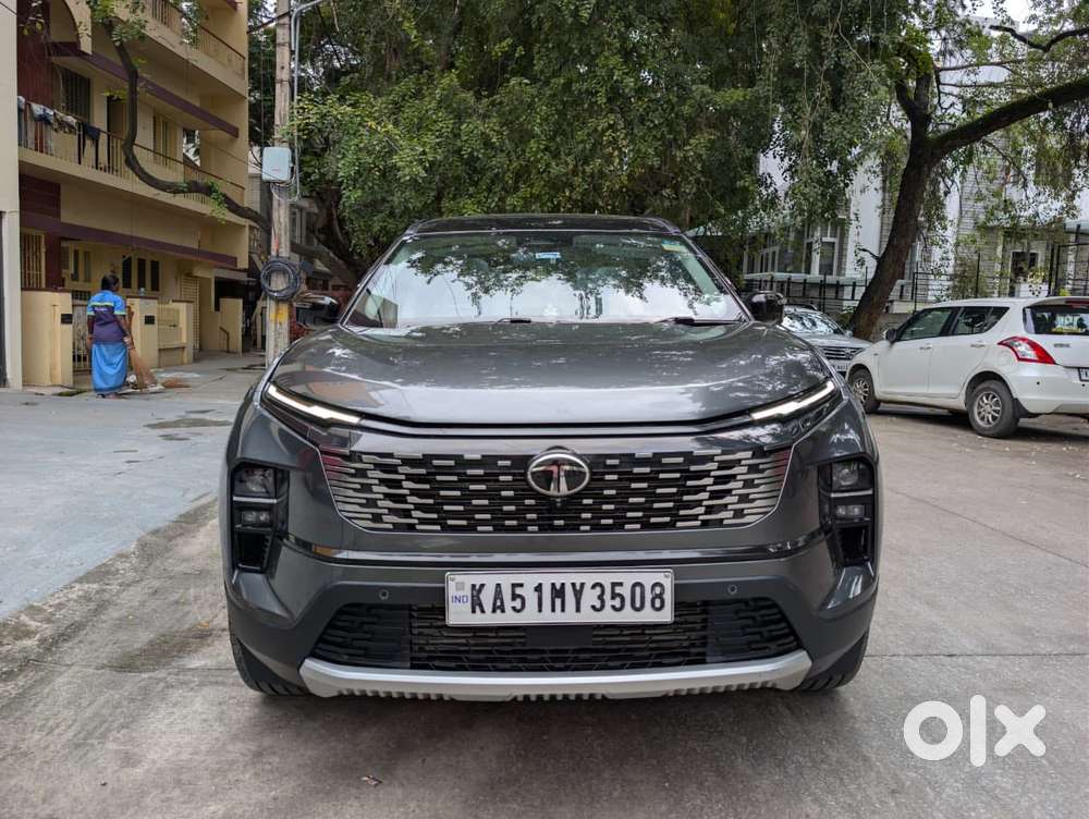 2025 Accomplished X Plus 7 STR Dark Edition AT — ₹24.5L on OLX