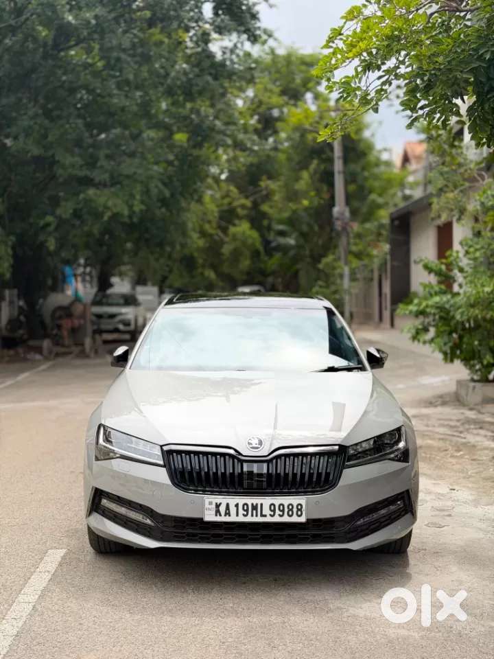 2022 Skoda Superb, 2022, Petrol — ₹26.9L on OLX