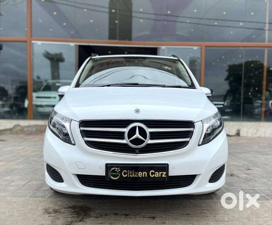 2019 2.1 220 EXPRESSION Diesel AT — ₹58.8L on OLX