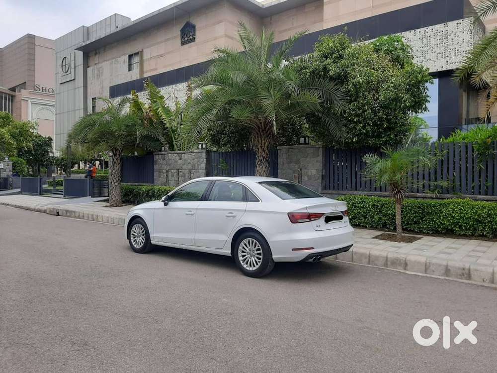 2015 2.0 35 TDI Technology + Sunroof — ₹11.0L on OLX
