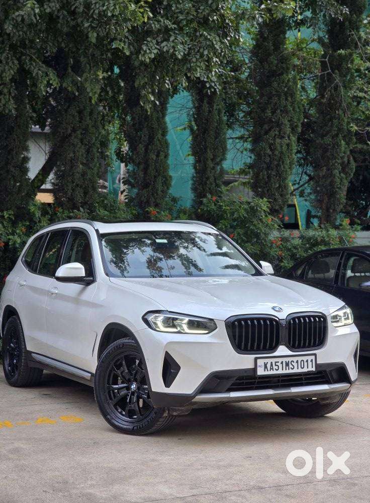 2022 2.0 xDrive30d — ₹48.5L on OLX
