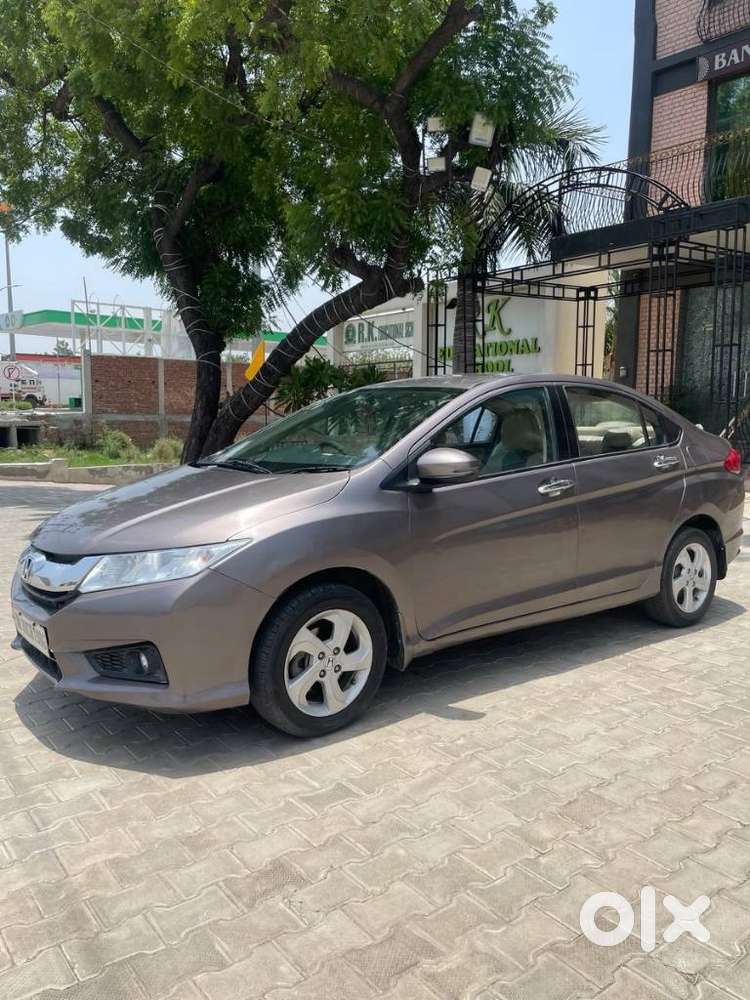 2015 V MT Exclusive — ₹2.90L on OLX