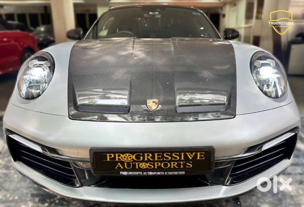 2024 Carrera — ₹2.0 Cr on OLX