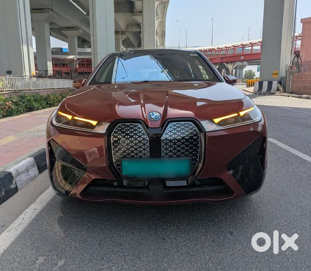 2023 xDrive 40 — ₹67.0L on OLX