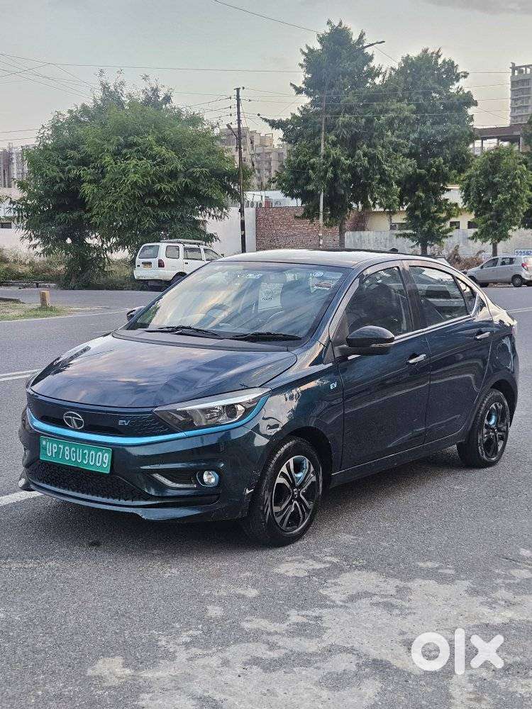 2021 XZ Plus Dual Tone — ₹4.95L on OLX