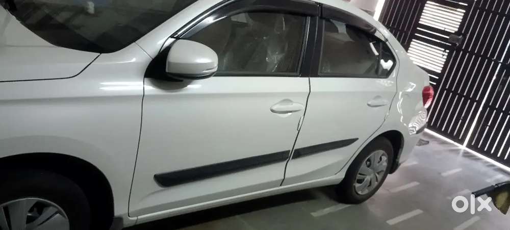 2025 VX — ₹7.27L on OLX