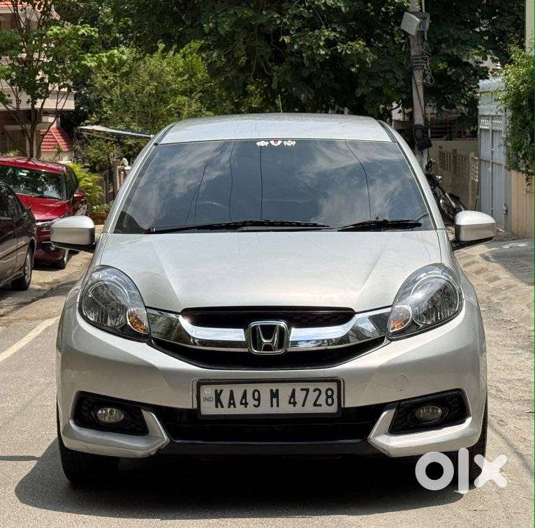 2015 V i-VTEC — ₹5.50L on OLX