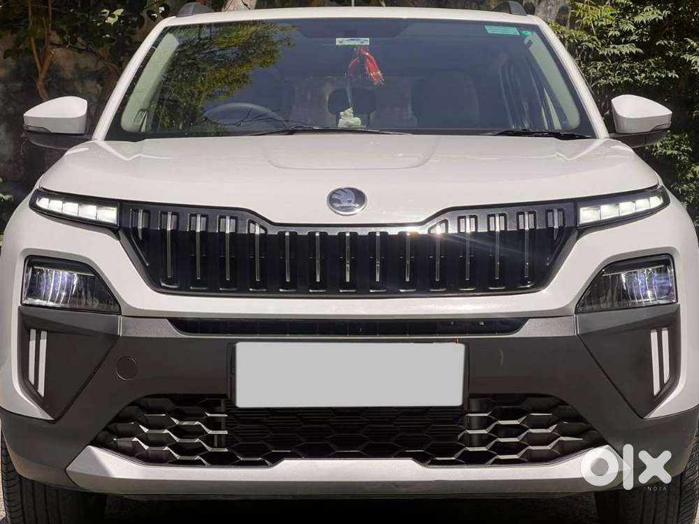 2025 Signature AT — ₹9.75L on OLX