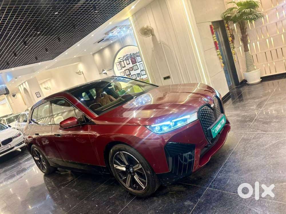 2024 xDrive 40 — ₹64.0L on OLX