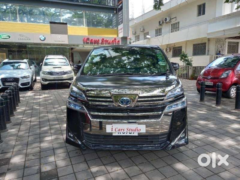 2022 2.5 Executive Lounge — ₹97.0L on OLX