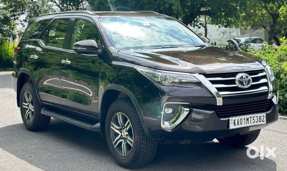 2021 [2016-2021] 2.8 2WD Diesel MT — ₹34.0L on OLX