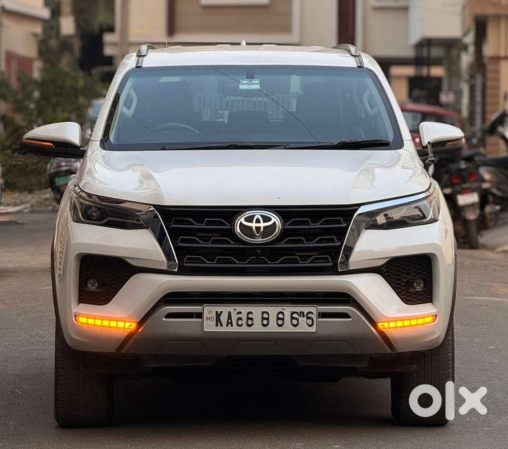 2023 4X2 MT 2.8 Diesel — ₹36.5L on OLX