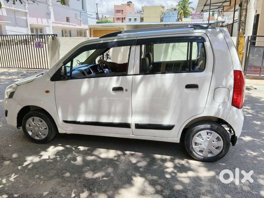 2014 LXI BS IV — ₹2.74L on OLX