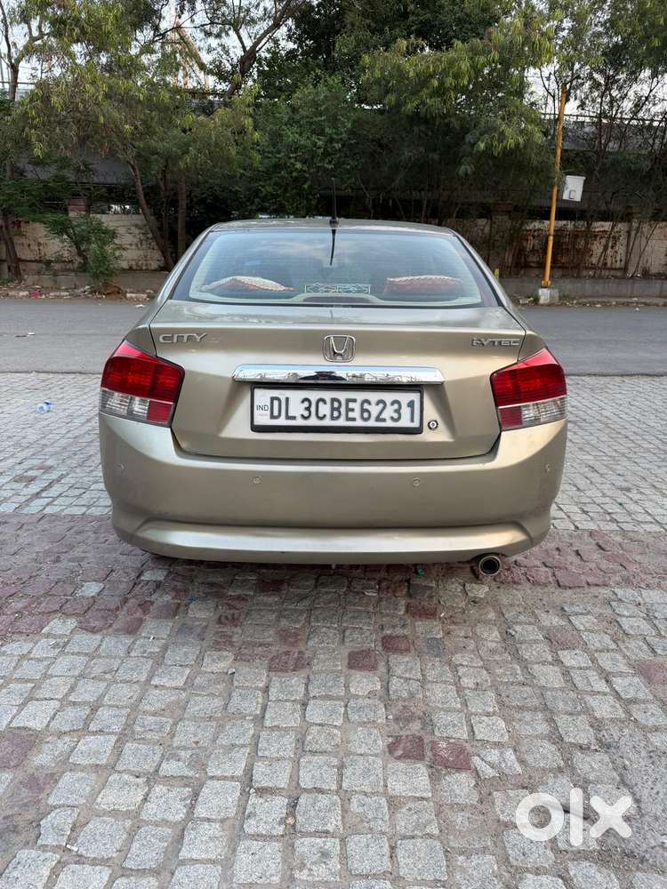 2011 V AT — ₹1.75L on OLX