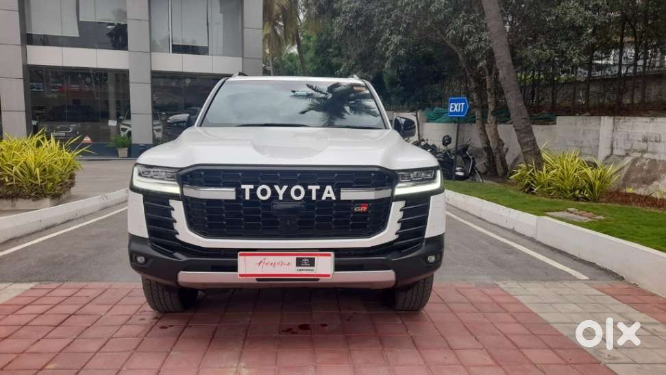 2025 GXL SUV 4X4 300 SERIES — ₹2.3 Cr on OLX