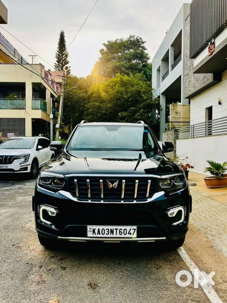 2024 Z8 Diesel MT 2WD 7 STR — ₹20.9L on OLX