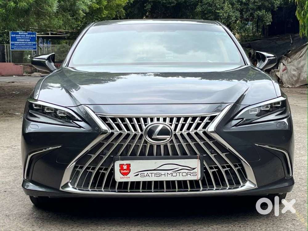 2024 300h Luxury — ₹54.8L on OLX