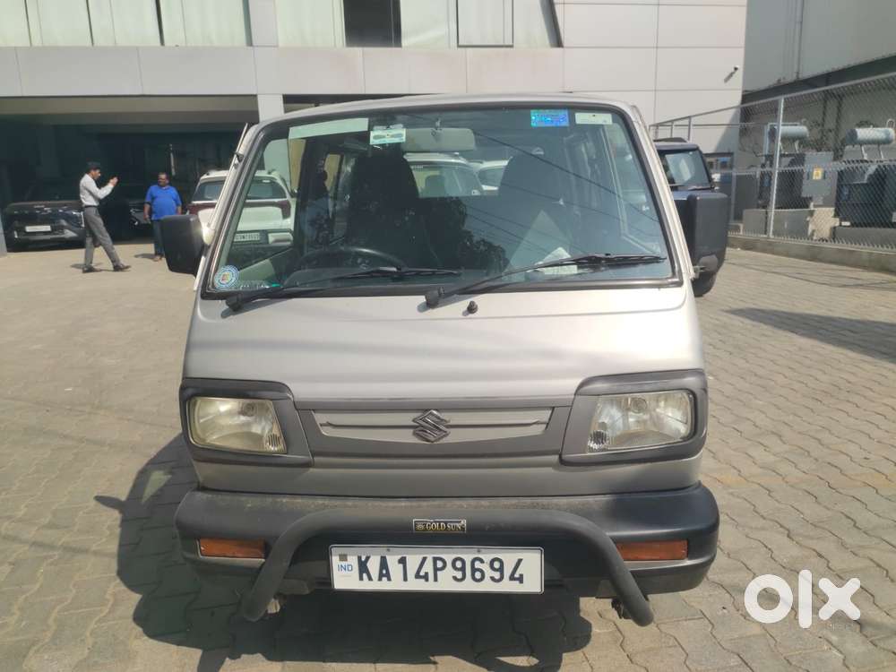 2017 8 Seater — ₹3.25L on OLX