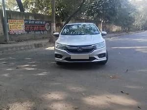2017 V Petrol [2017-2019] — ₹5.91L on CarWale