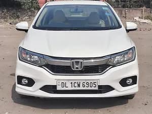 2017 V Petrol [2017-2019] — ₹5.21L on CarWale