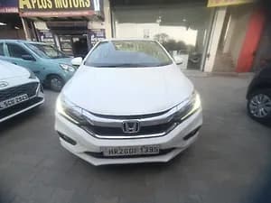 2017 V Petrol [2017-2019] — ₹4.95L on CarWale