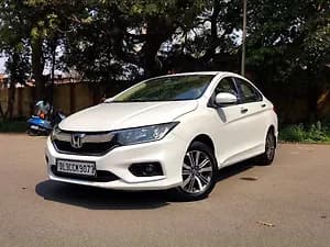 2017 V Petrol [2017-2019] — ₹5.25L on CarWale