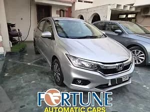 2017 V CVT Petrol [2017-2019] — ₹5.00L on CarWale