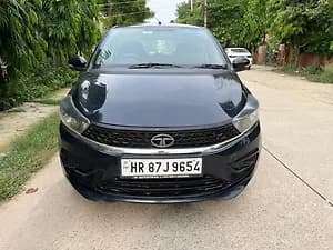 2022 XE [2020-2023] — ₹4.25L on CarWale