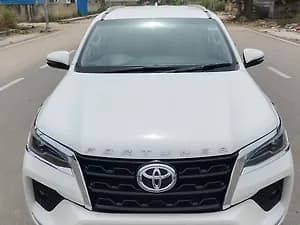 2022 4X4 AT 2.8 Diesel — ₹36.5L on CarWale