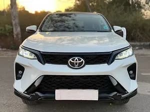 2021 4X2 2WD Diesel Turbo Automatic Dual Tone — ₹34.3L on CarWale