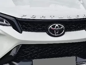2021 4X2 2WD Diesel Turbo Automatic Dual Tone — ₹34.0L on CarWale